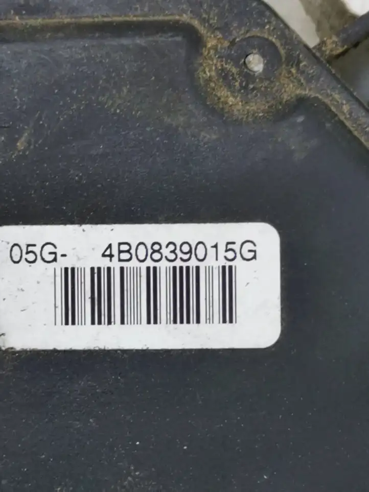 Audi A6 S6 C5 4B (2001 - 2004) 4B0839015G Замок задней двери — фото 4