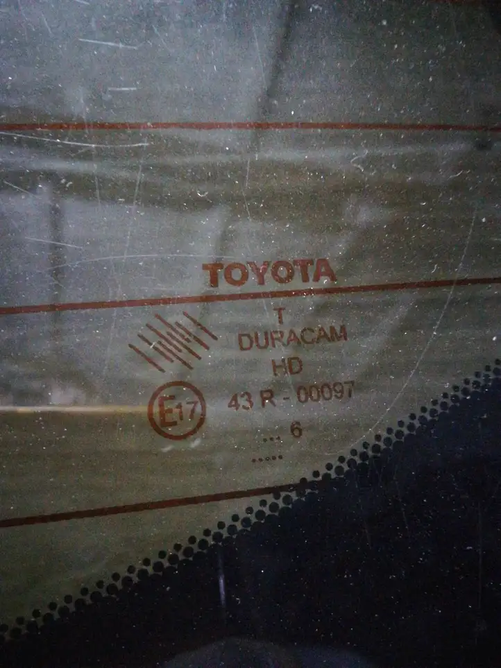 Toyota Corolla Verso AR10 (2004 - 2009) 43R00097 Заднее стекло — фото 3
