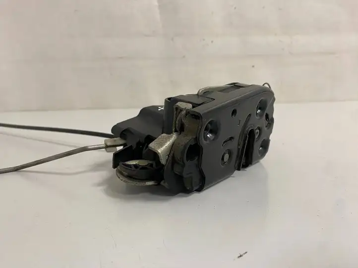 Mercedes-Benz Vito Viano W639 (2003 - 2010)   Замок передней двери