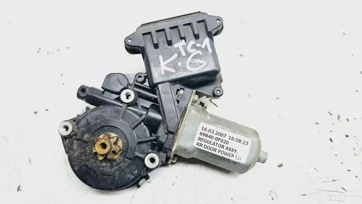 Toyota Corolla Verso AR10 (2004 - 2009) 698400F020 Стеклоподъемник задней двери — фото 1