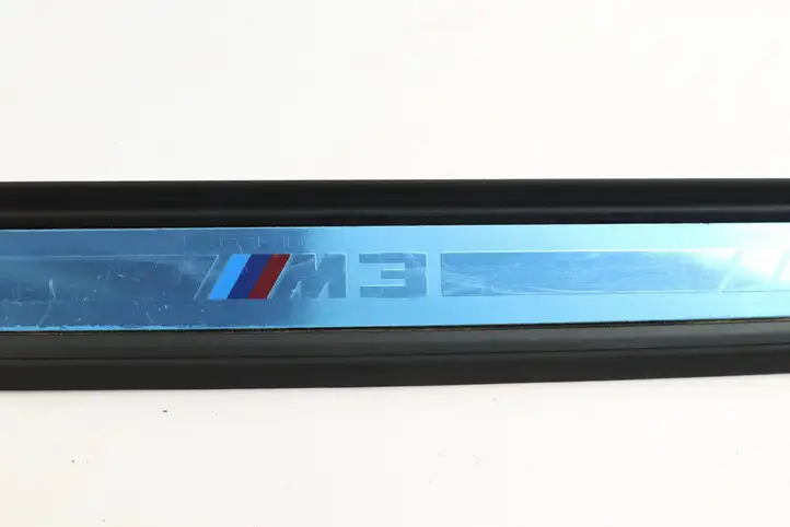 BMW M3 G80 (2020 - ) 8075021 Накладка порога — фото 3