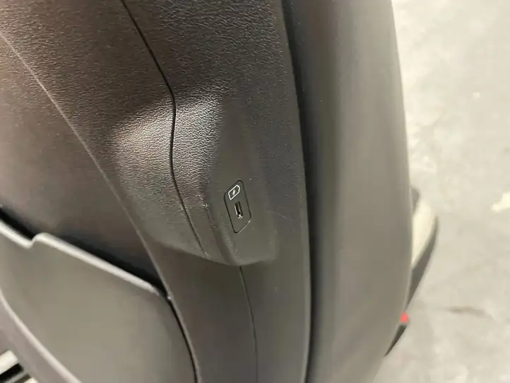 Kia EV6 (2021 - ) Комплект салона — фото 2