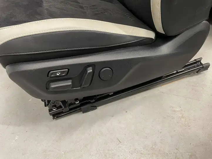 Kia EV6 (2021 - ) Комплект салона — фото 5