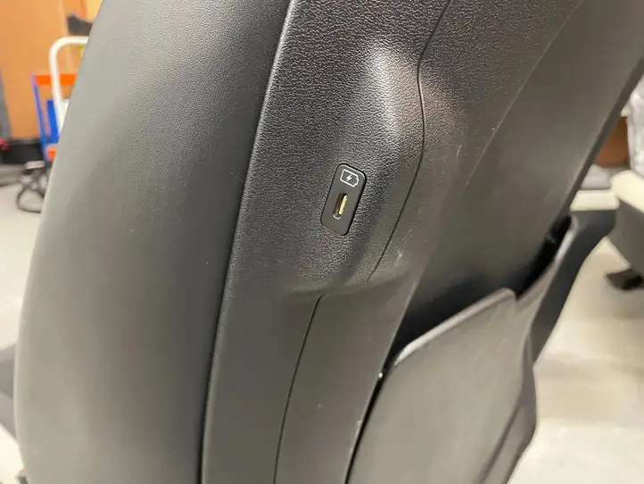 Kia EV6 (2021 - ) Комплект салона — фото 8