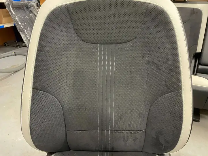 Kia EV6 (2021 - ) Комплект салона — фото 9