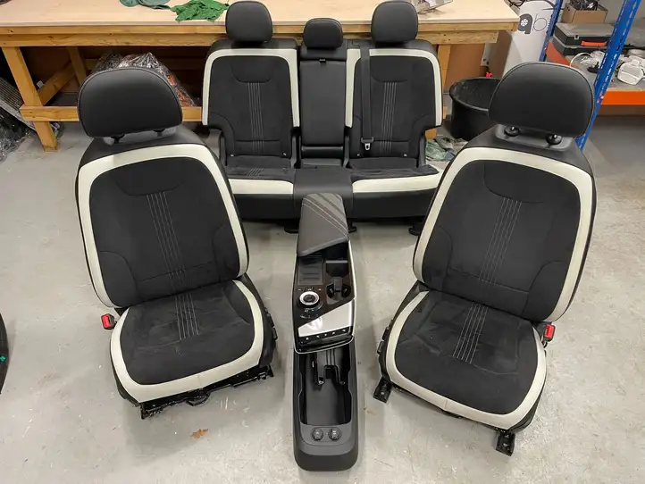 Kia EV6 (2021 - ) Комплект салона — фото 12