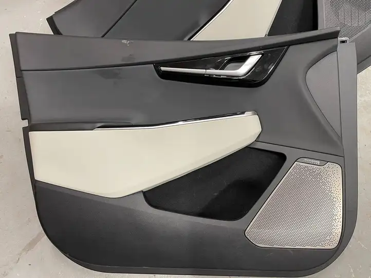 Kia EV6 (2021 - ) Комплект салона — фото 26