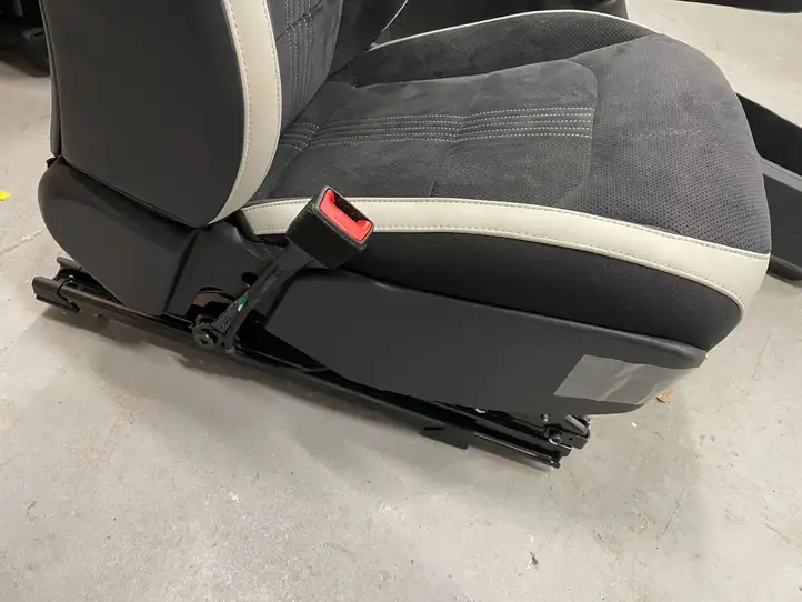 Kia EV6 (2021 - ) Комплект салона — фото 47