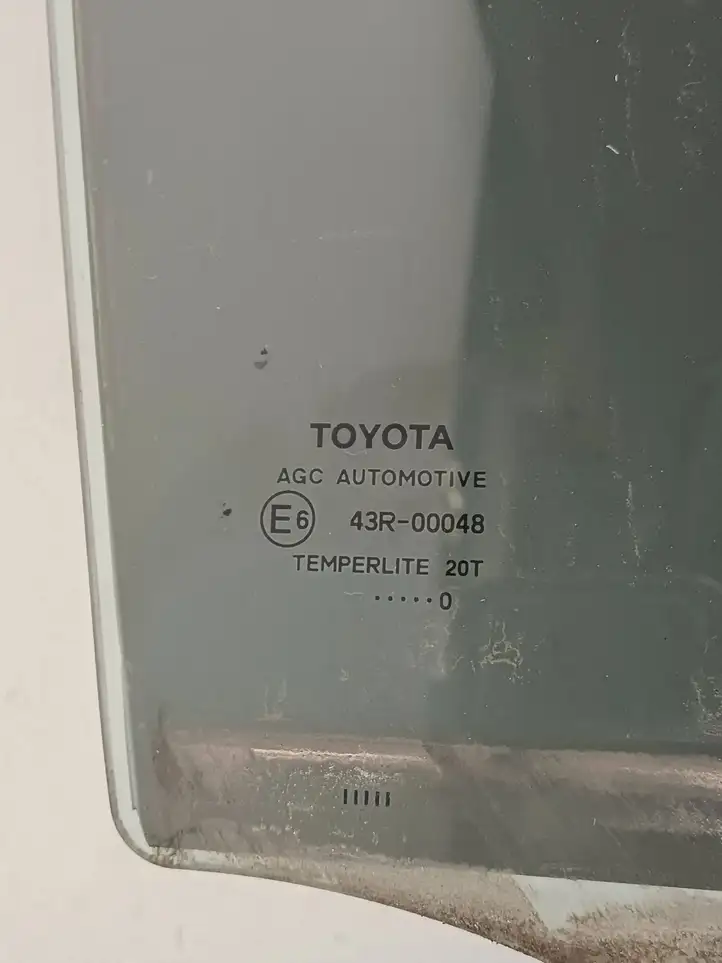 Toyota Avensis T270 (2009 - 2012) Стекло задней двери — фото 2