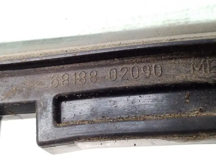 Toyota Auris 150 (2006 - 2012)  6818802090 Маленькое стекло 