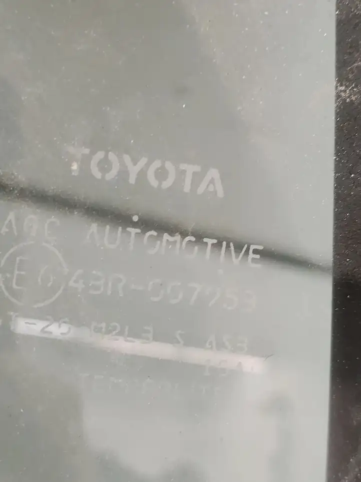 Toyota RAV 4 (XA40) (2012 - 2018) AS3 Форточка двери — фото 3