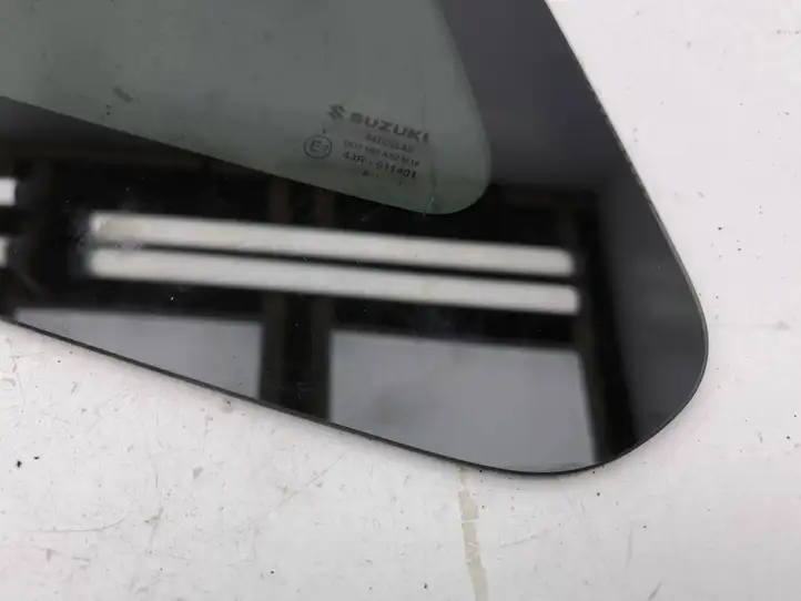 Suzuki Vitara (2018 - ) Заднее боковое стекло — фото 3