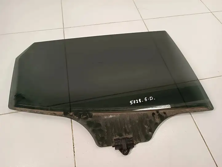 Hyundai Santa Fe (2012 - 2015) 43R000399 Стекло задней двери — фото 1