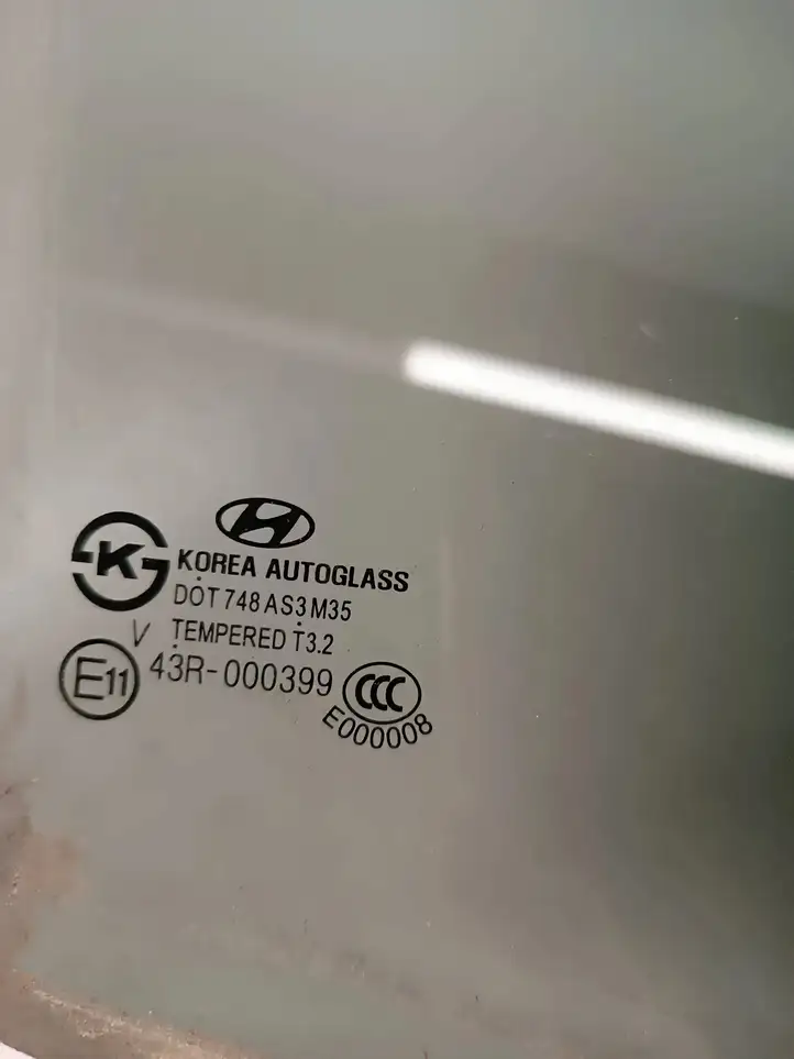Hyundai Santa Fe (2012 - 2015) 43R000399 Стекло задней двери — фото 3