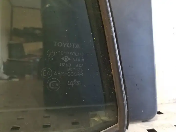 Toyota RAV 4 (XA20) (2000 - 2005) Форточка двери — фото 3