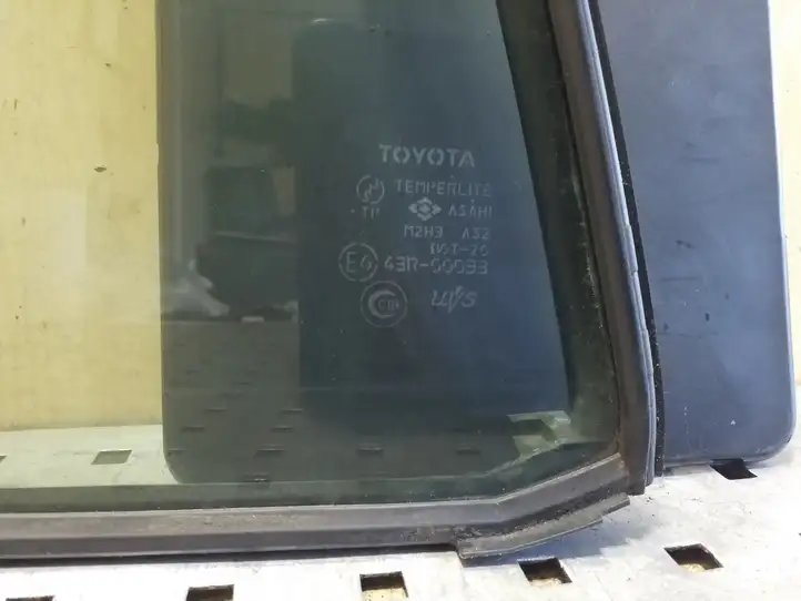 Toyota RAV 4 (XA20) (2000 - 2005) Форточка двери — фото 3