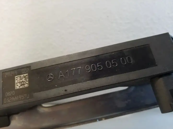 Mercedes-Benz EQB (2021 - ) A1779050500 Антенна бесключевого доступа — фото 4