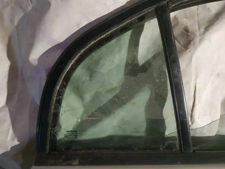 Honda Accord (1999 - 2002) Форточка двери — фото 3