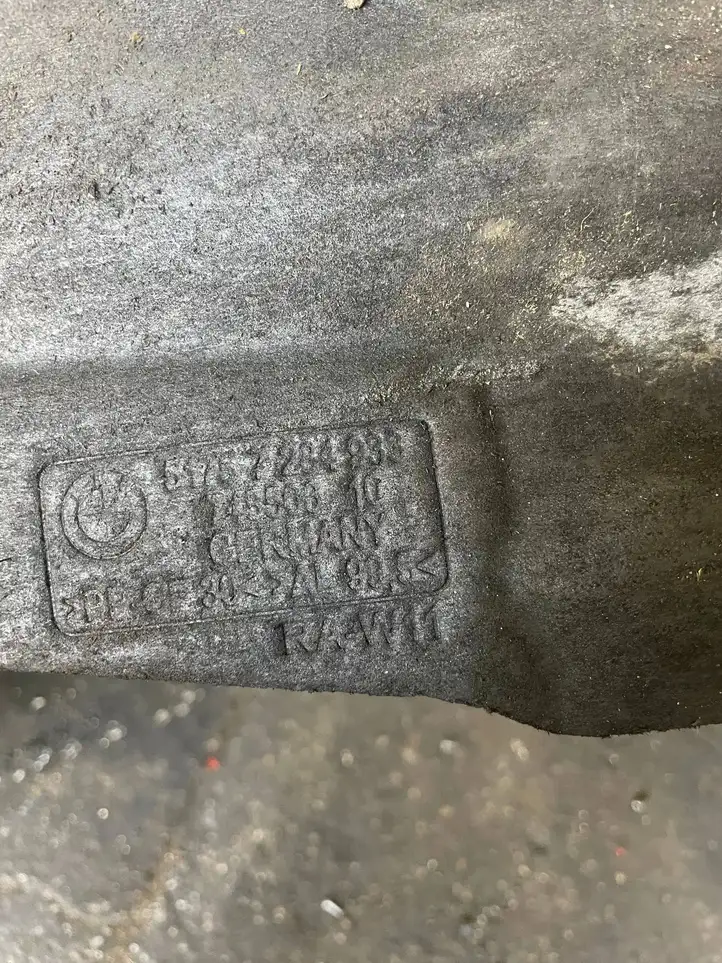 BMW 3 GT F34 (2013 - 2017)  7234833 Другая деталь дна