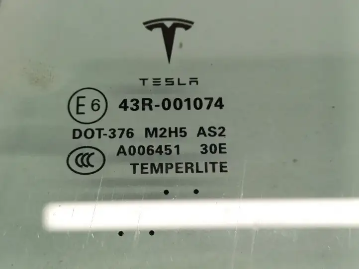 Tesla Model S (2012 - 2016) 6006335-00-D Стекло задней двери — фото 2