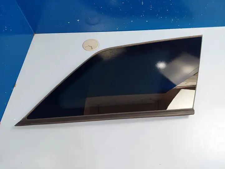 Peugeot 5008 II (2017 - 2020) 9812842080 Заднее боковое стекло — фото 2