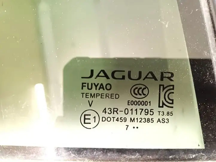 Jaguar I-Pace (2018 - ) 43R-011795 Форточка двери — фото 3