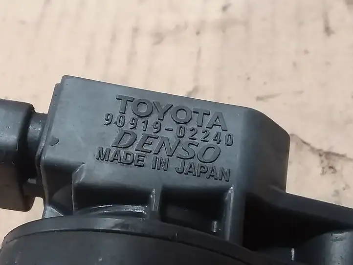 Toyota Prius (XW20) (2003 - 2009) 9091902240 Катушка зажигания — фото 2