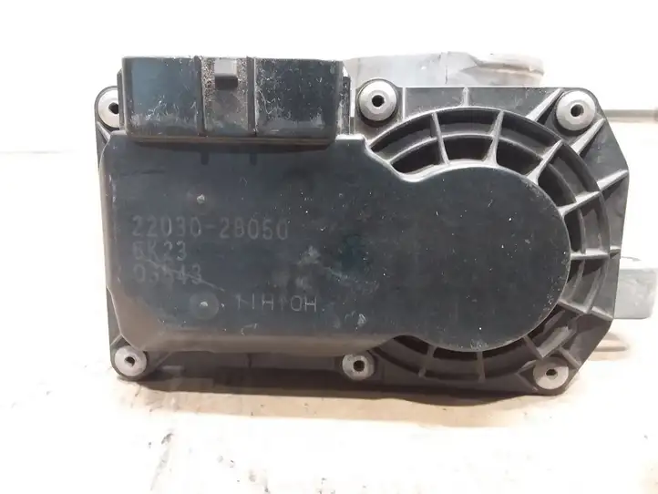 Toyota Avensis T250 (2006 - 2009) 2203028050 Дроссельная заслонка — фото 2