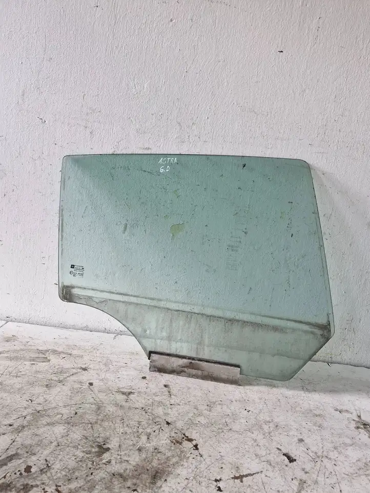 Opel Astra H (2004 - 2009) 43R001582 Стекло задней двери — фото 1
