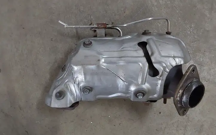 Toyota Corolla Verso AR10 (2004 - 2009) Катализатор / DPF / FAP — фото 2