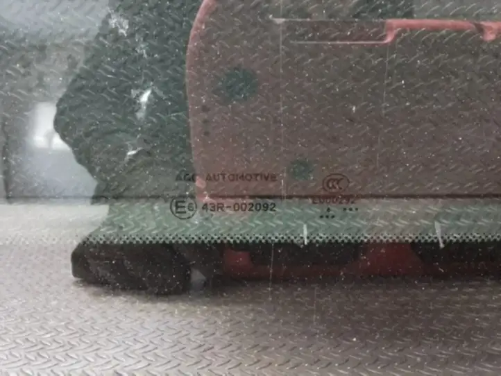Toyota ProAce City (2016 - ) Стекло раздвижной двери — фото 2
