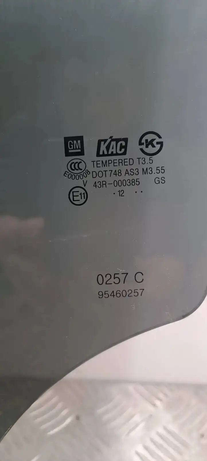 Chevrolet Trax (2007 - 2012) 43R000385 Стекло задней двери — фото 2