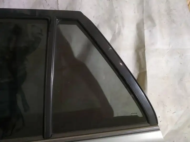 Toyota Avensis T250 (2006 - 2009) Форточка двери — фото 3