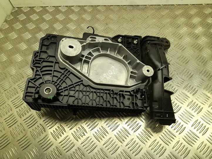 Nissan Juke II F16 (2019 - ) 648947355R Площадка аккумулятора — фото 3