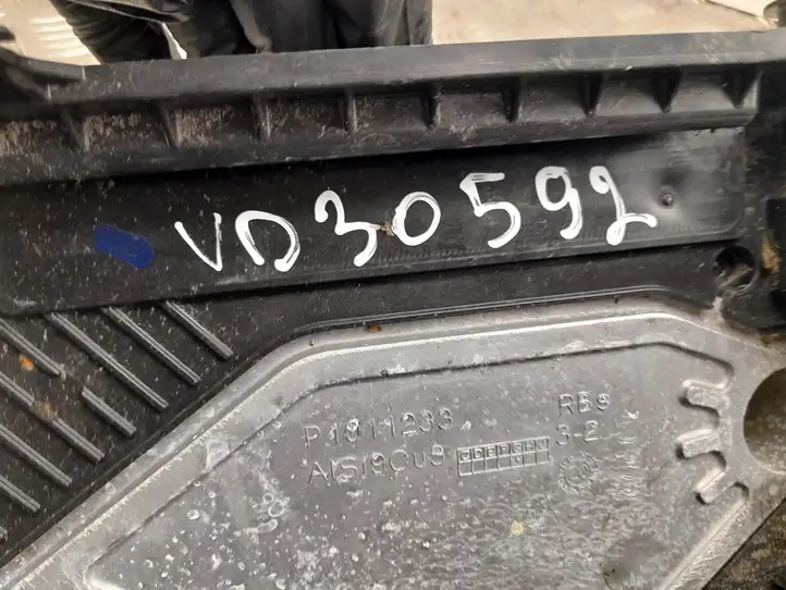 Nissan Juke II F16 (2019 - ) 648947355R Площадка аккумулятора — фото 4