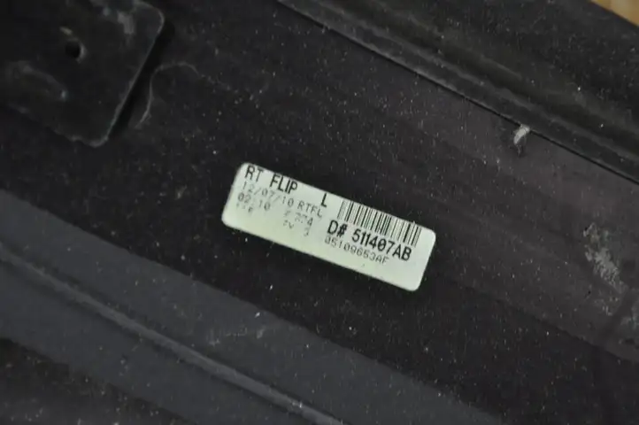 Chrysler Town & Country V (2010 - 2016) 05109653AF Заднее боковое стекло — фото 4