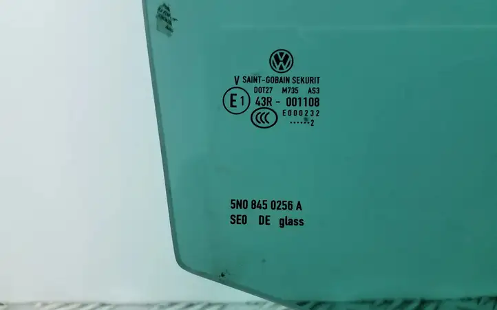 Volkswagen Tiguan (2007 - 2011) 5N08450256A Стекло задней двери — фото 2