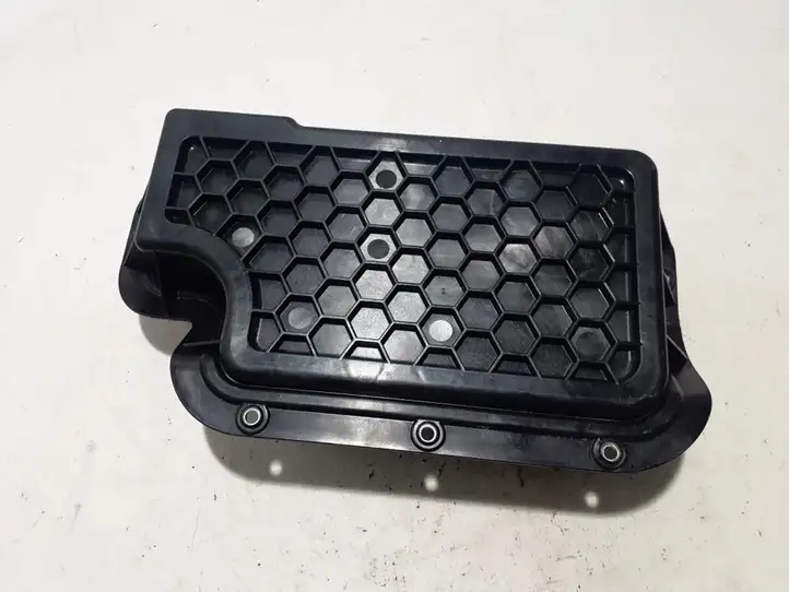 Volkswagen Golf VII (2013 - 2019) 5Q0915435D Крышка ящика аккумулятора — фото 3