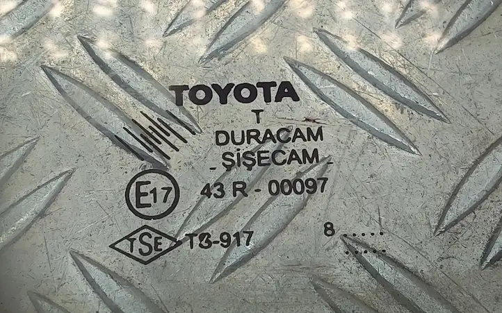 Toyota Corolla Verso AR10 (2004 - 2009) Форточка двери — фото 2