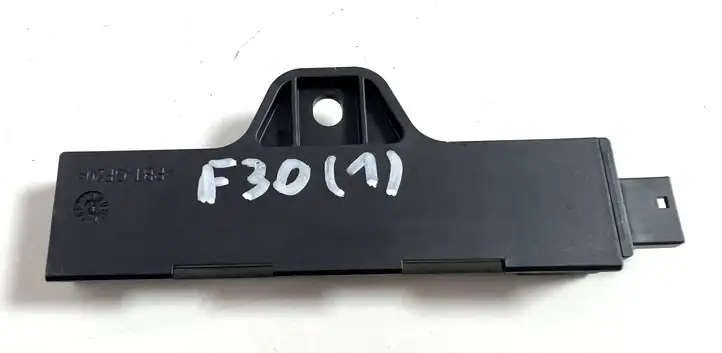 BMW 3 F30 F35 F31 (2012 - 2018) 9220832 Антенна бесключевого доступа — фото 4