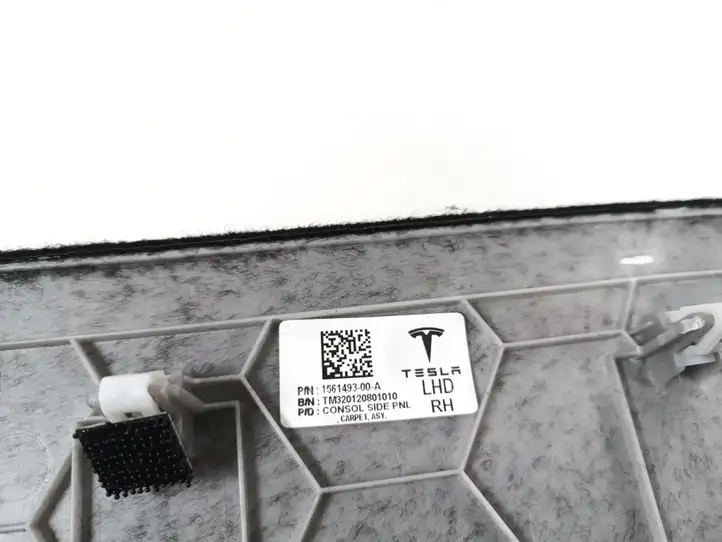 Tesla Model 3 (2017 - 2023) 156149300A Прочие детали салона — фото 3
