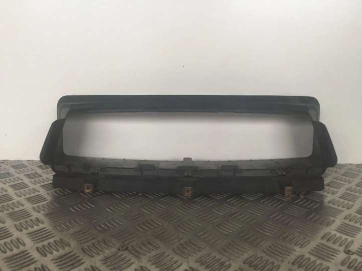 711762904 BMW 1 E81 E87 Oro paėmimo kanalo detalė (-ės)