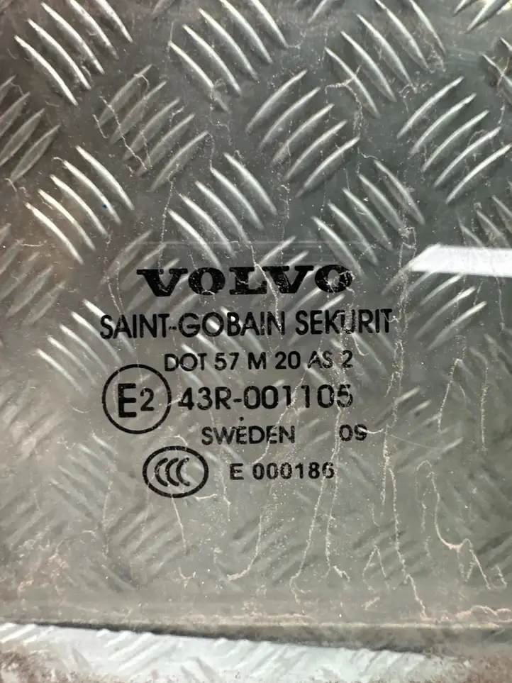 Volvo XC60 (2008 - 2013) 43R001105 Стекло задней двери — фото 2