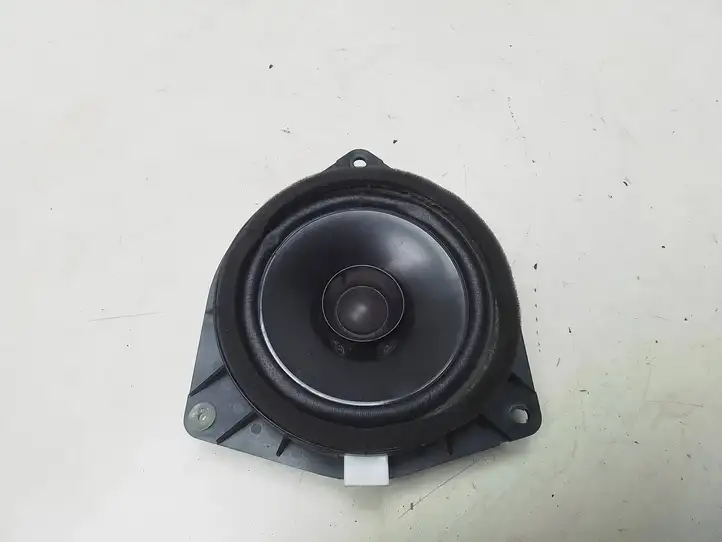 Toyota Avensis Verso (2001 - 2004) 8616044130 Динамики задних дверей — фото 1