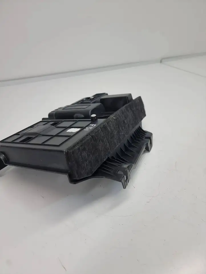 BMW 3 F30 F35 F31 (2012 - 2018) 7239176 Крышка ящика аккумулятора — фото 4