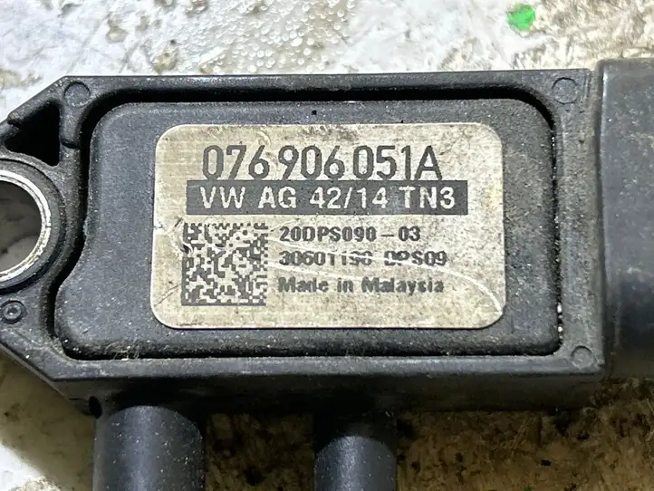 Audi A4 S4 B7 8E 8H (2004 - 2009) 076906051A Датчик давления выхлопных газов — фото 3