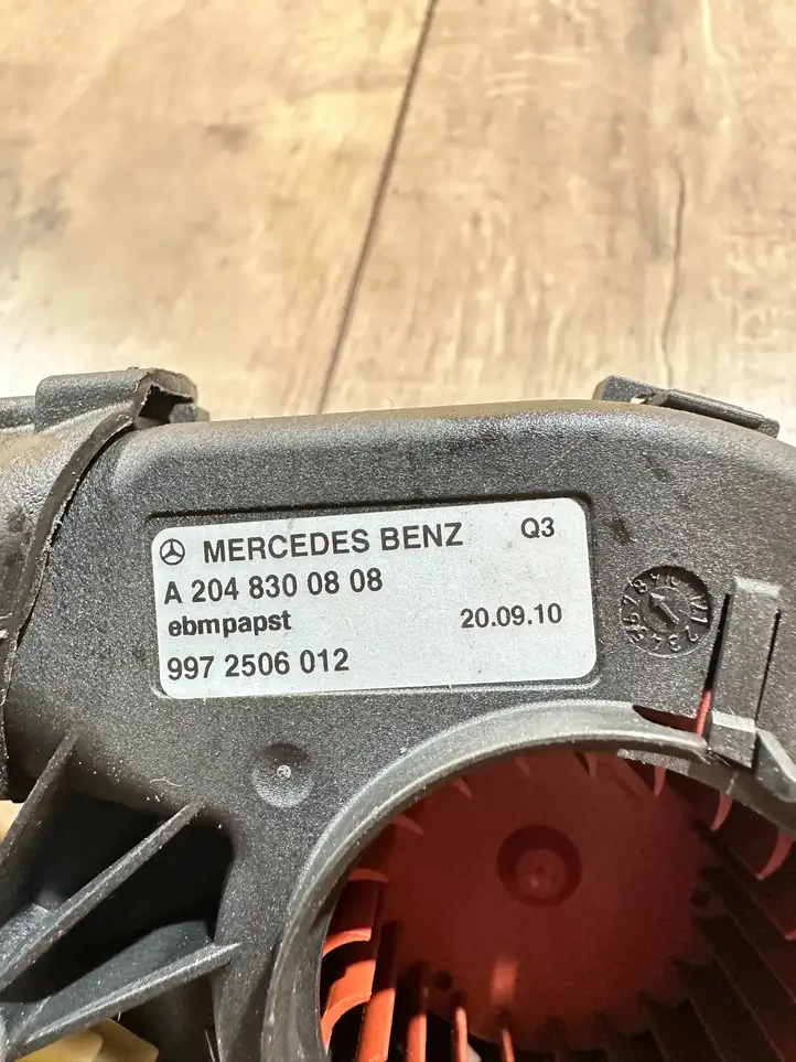 Mercedes-Benz E C207 W207 (2009 - 2017) A2048300808 Вентилятор охлаждения ЭБУ — фото 4