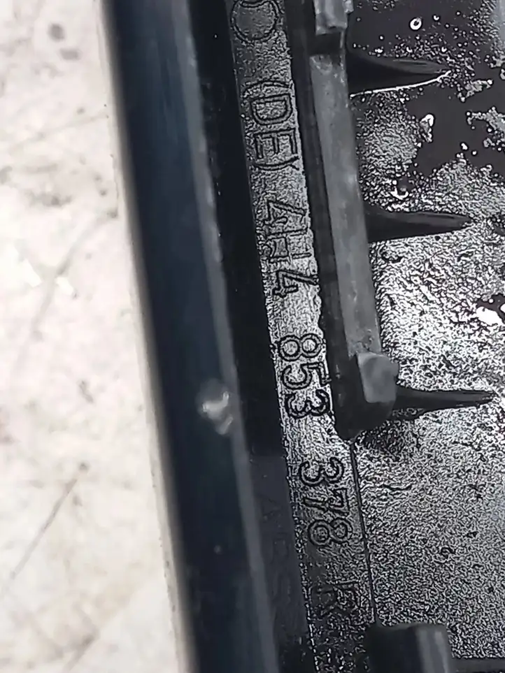 Audi A8 (2010 - 2014)  4H4853378R Отделка заднего бокового стекла