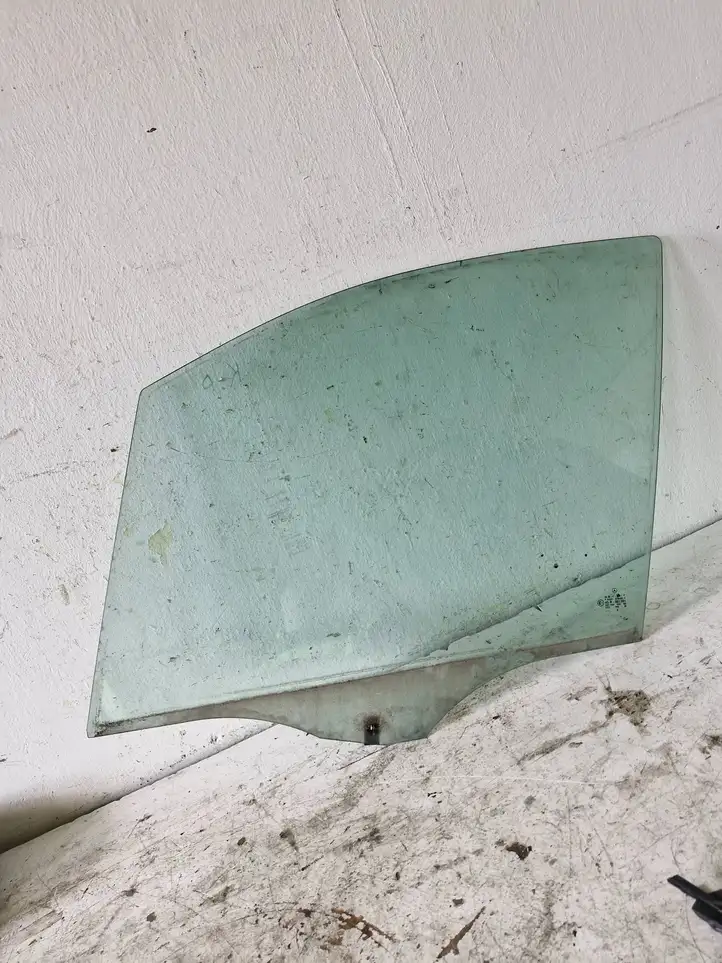 Mercedes-Benz A W168 (1997 - 2004) 43R001351 Стекло передней двери — фото 1