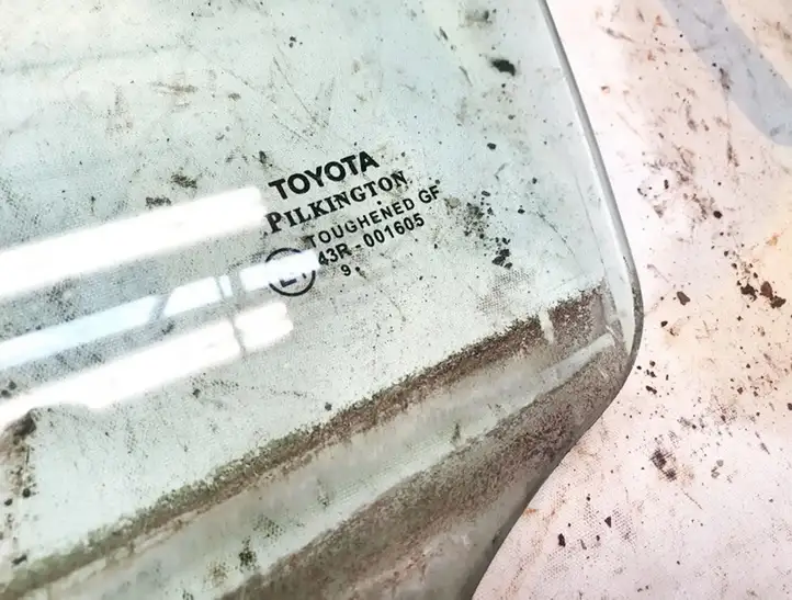 Toyota Avensis T270 (2009 - 2012) Стекло передней двери — фото 3